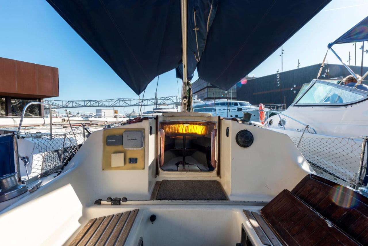 Pequeno Velero En Port Forum Ideal Para Backpackers Sant Adrià de Besòs Kültér fotó